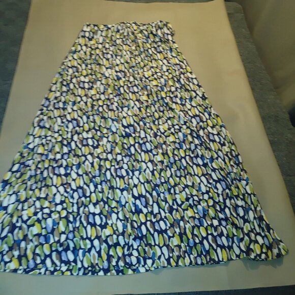 NYC & Company Colorful Comfy Stretch V Neck Woman’s Size M  Long Maxi Dress - Picture 5 of 9